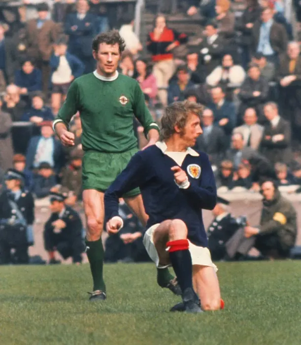 Framed Print : Scotlands Denis Law - 1972 British Home Championship Framed Print : Scotlands Denis Law - 1972 British Home Championship