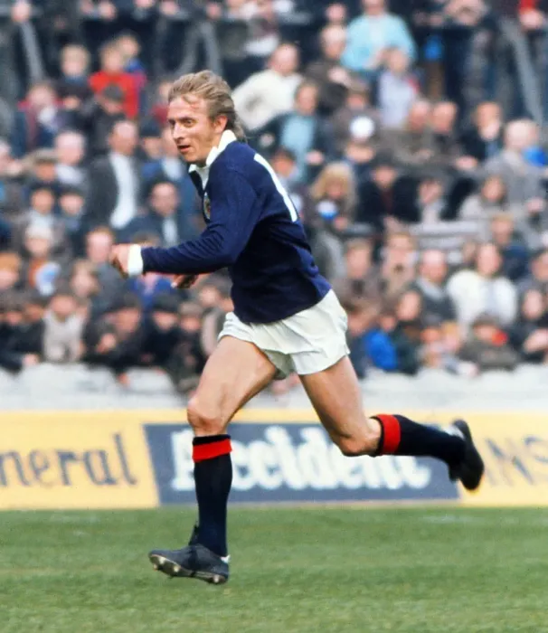 Framed Print : Scotlands Denis Law - 1972 British Home Championship Framed Print : Scotlands Denis Law - 1972 British Home Championship