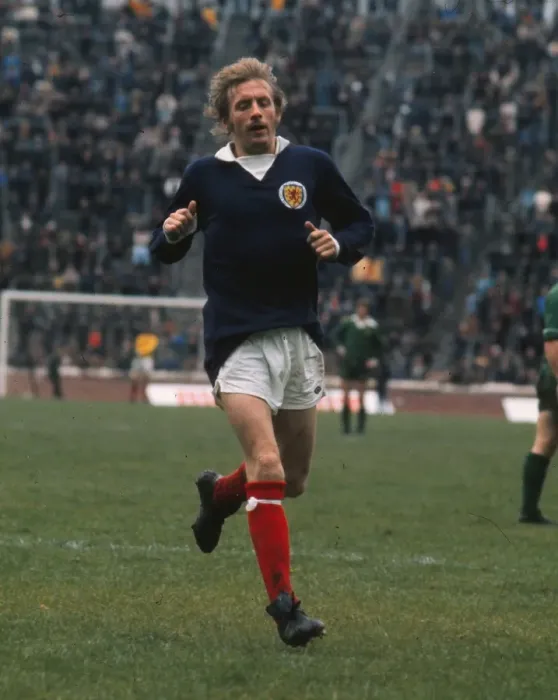 Framed Print : Scotlands Denis Law - 1974 British Home Championship Framed Print : Scotlands Denis Law - 1974 British Home Championship