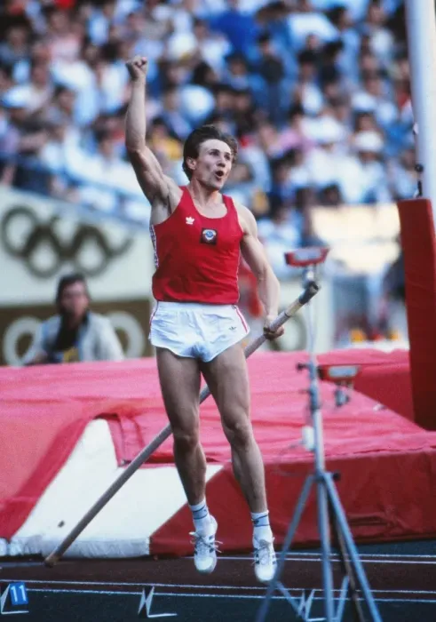 Framed Print : Sergey Bubka - 1988 Seoul Olympics - Mens Pole Vault Framed Print : Sergey Bubka - 1988 Seoul Olympics - Mens Pole Vault