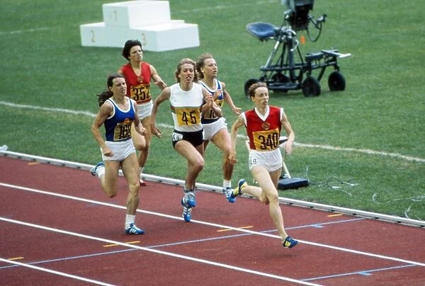 Tatyana Kazankina wins 800m gold at the 1976 Montreal Olympics