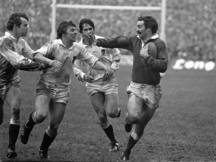Framed Print : Wales Leslie Keen fends off English defenders - 1980 Five Nations