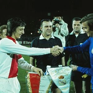 Ajaxs Johan Cruyff and Real Madrids Ignacio Zoco shake hands before the 1973 European Cup semi-final