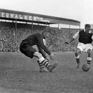 Arsenals Frank Moss and Eddie Hapgood and West Broms Ginger Richardson
