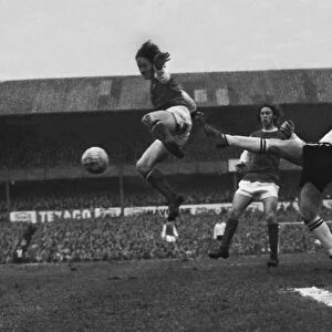 Arsenals George Armstrong and Derbys Dave Mackay
