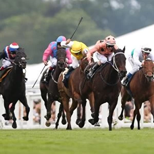 Black Caviar leads the Diamond Jubilee Stakes at Royal Ascot