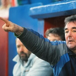 Brian Clough shouts from the dugout during the 1986 / 7 FA Cup