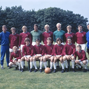 Burnley F. C Team Group 1971 / 72
