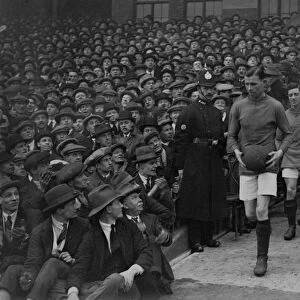 Charlie Buchan leads Arsenal out in the 1926 FA Cup