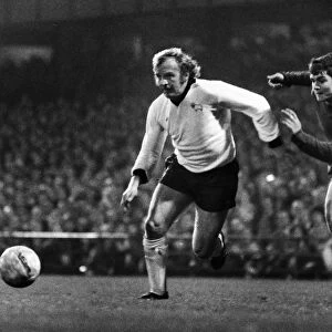 Derbys Countys Francis Lee and Real Madrids Jose Antonio Camacho - 1975 / 6 European Cup