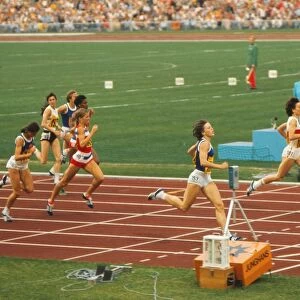 East Germanys Monika Zehrt wins 400m gold at the 1972 Munich Olympics