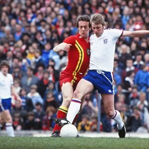 Englands Brian Greenhoff and Wales Alan Curtis - 1978 Home Championship