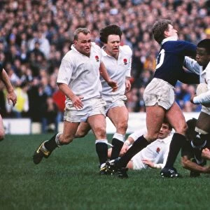 Englands Chris Oti hands-off Scotlands Craig Chalmers - 1989 Five Nations