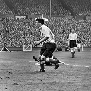Englands Malcolm Barrass and Alf Ramsey - 1952 / 3 British Home Championship