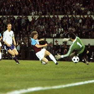 est Hams Pat Holland scores the opening goal of the game - 1976 Cup Winners Cup Final