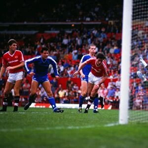 Frank Stapleton heads at goal in 1986
