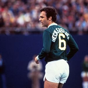 Franz Beckenbauer plays for the Cosmos in Peles farewell game in 1977