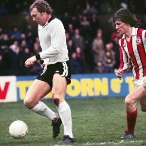 Fulhams Bobby Moore and Sheffield Uniteds Simon Stainrod