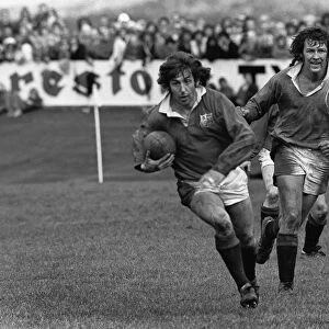 Ian McGeechan runs in a try for the Lions - 1977 British Lions Tour to New Zealand