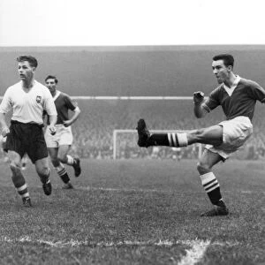 Jimmy Greaves shoots for Chelsea in 1957