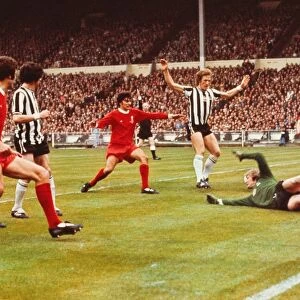 Kevin Keegan scores for Liverpool - 1974 FA Cup Final