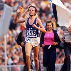 Lasse Viren completes the 5000m / 10000m double at the 1972 Munich Olympics