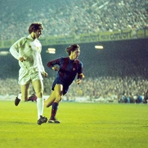 Leeds Uniteds Allan Clarke and Barcelonas Johan Cruyff during the 1975 European Cup