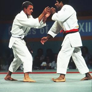 Neil Eckersley takes on Eddy Koaz - 1984 Los Angeles Olympics