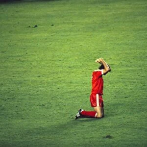 Nottingham Forests Martin O Neill celebrates at the final whistle of the 1980 European Cup Final