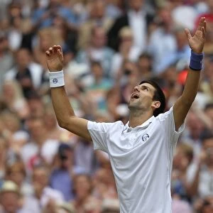 Novak Djokovic wins the 2011 Wimbledon Mens Final