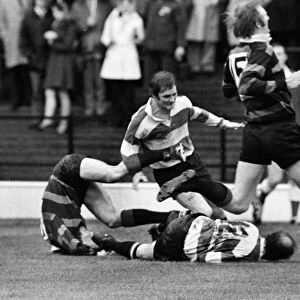 Roy Morris scores for Gloucester in the 1972 RFU Club Knock-Out Final