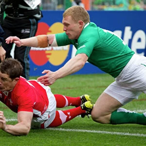 Shane Williams evades Keith Earls to score in the 2011 World Cup quarter-final