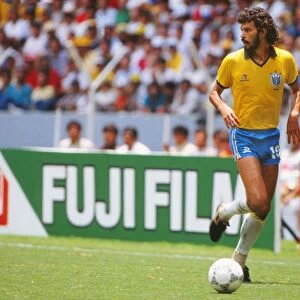 Socrates on the ball at the 1986 World Cup