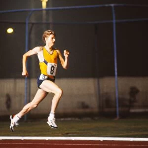 Steve Cram runs under floodlights in 1982