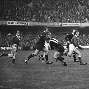 Wales break against the All Blacks in 1972