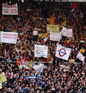 Images Dated 16th November 2011: 1980 FA Cup Final: WHU 1 Arsenal 0