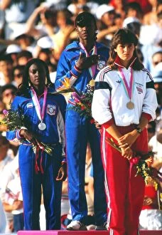1984 Los Angeles Olympics Collection: 1984 Olympics - Womens 400 metres Medal Presentation