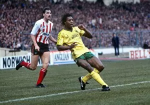 1985 League Cup Final - Norwich City 1 Sunderland 0 Collection: 1985 Lge Cup Final: Norwich 1 Sunderland 0