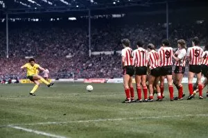 1985 League Cup Final - Norwich City 1 Sunderland 0 Collection: 1985 Lge Cup Final: Norwich 1 Sunderland 0