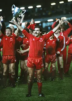 aberdeen captain willie miller 1983 cup winners cup final Trending Item 2