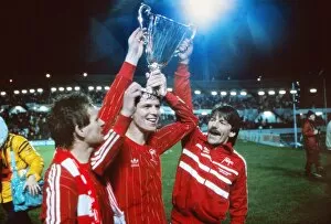 Images Dated 9th June 2009: Aberdeens Alex McLeish celebrates with the trophy - 1983 Cup Winners Cup Final