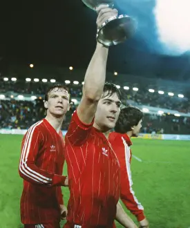 Images Dated 2009 June: Aberdeens Mark McGhee celebrates with the trophy - 1983 Cup Winners Cup Final