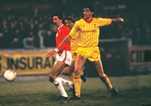 Alan Hansen and Kevin Summerfield suring the 1984 League Cup semi-final