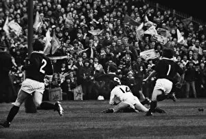Images Dated 23rd July 2012: Alan Lawson scores against England - 1976 Five Nations