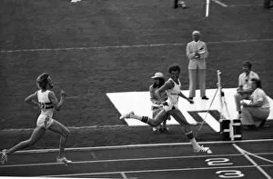Images Dated 10th November 2011: Alberto Juantorena wins 800m gold at the 1976 Montreal Olympics
