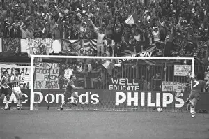 Andy Gray scores for Everton - 1985 Cup Winners Cup Final