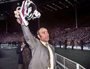 Images Dated 7th February 2010: Aston Villa manager Ron Saunders displays the League Cup after victory in 1975