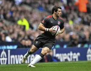 Images Dated 13th November 2010: Ben Foden of England in action at Twickenham Stadium