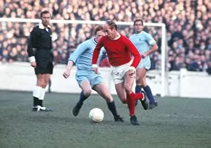 Images Dated 12th April 2013: Bobby Charlton - Manchester United