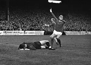 Images Dated 25th April 2012: Bobby Charlton scores against Manchester City in 1967